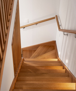 BARJAN line d.o.o. - stopnice za vsak dom | Lesene stopnice